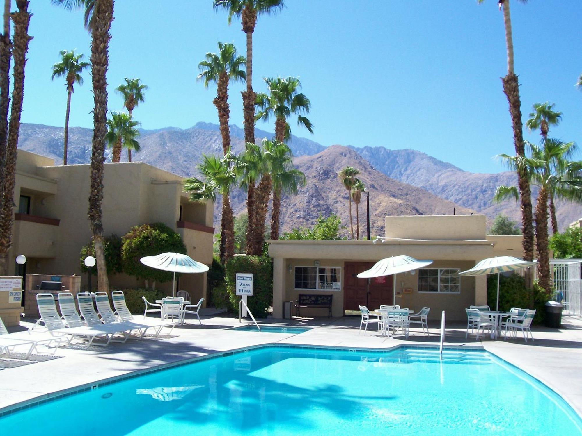 Resort Desert Vacation Villas, A Vri Palm Springs