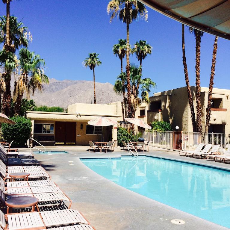 Desert Vacation Villas, A Vri Palm Springs