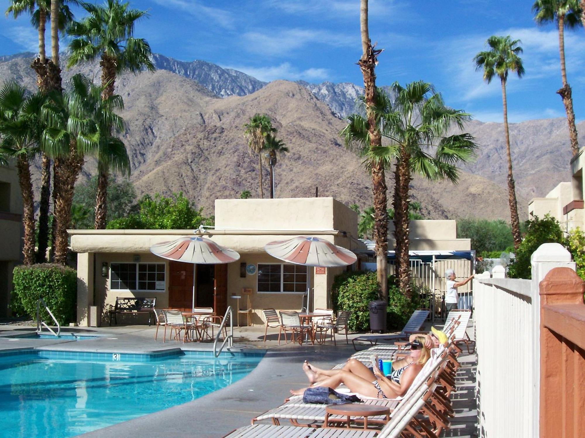 Resort Desert Vacation Villas, A Vri Palm Springs