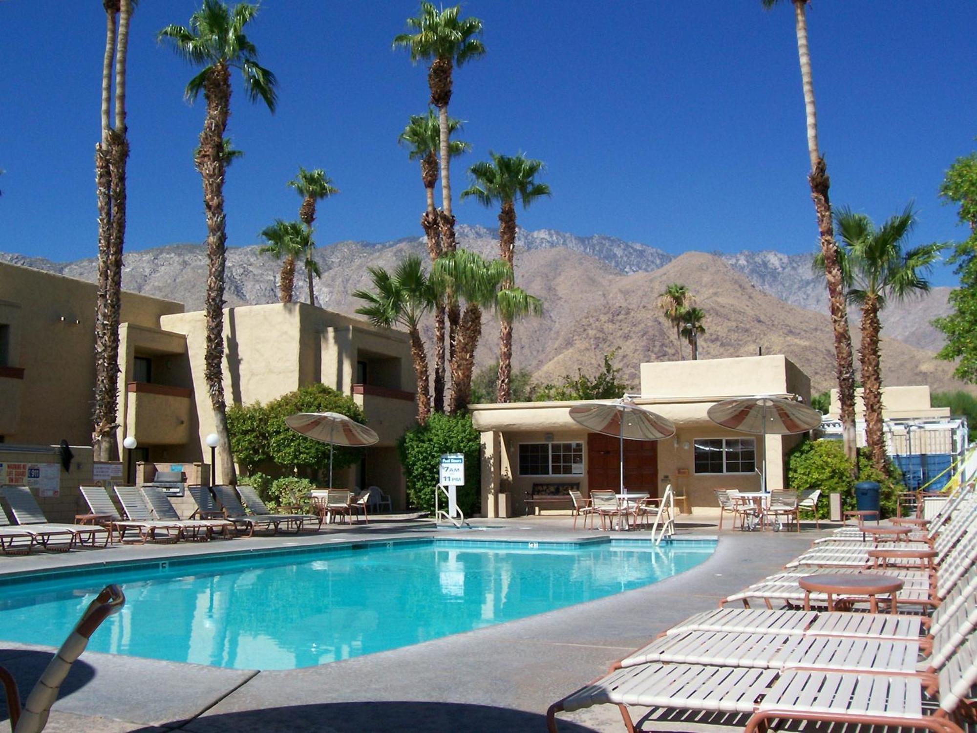 Resort Desert Vacation Villas, A Vri Palm Springs
