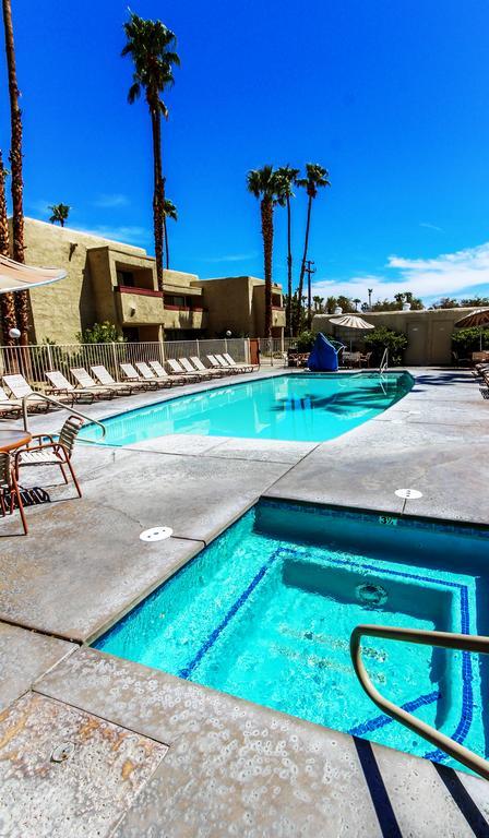 Resort Desert Vacation Villas, A Vri Palm Springs