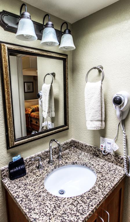 Desert Vacation Villas, A Vri Palm Springs